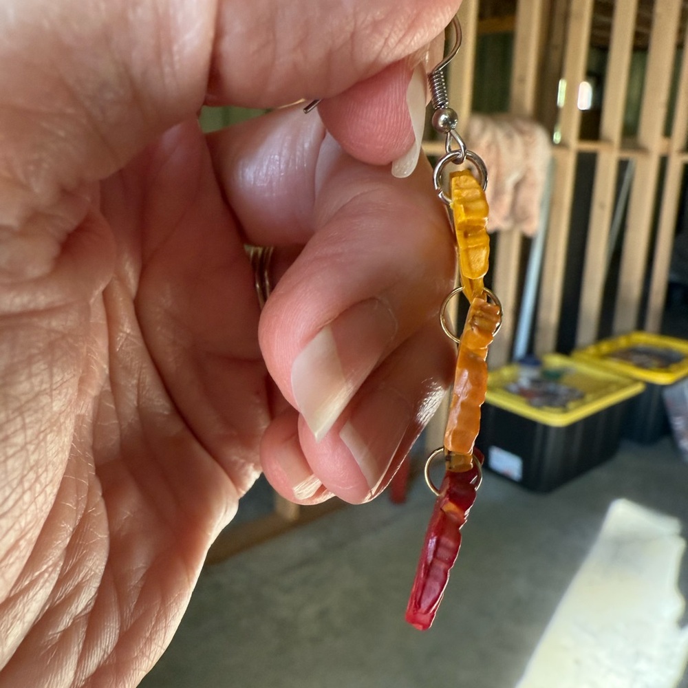 Handmade maple leaf earrings - Picture 4 of 4